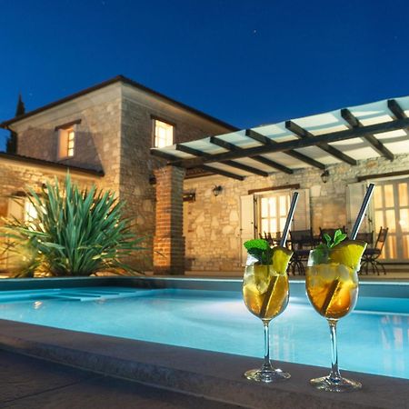 Villa Melissa - Istrisches Steinhaus Mit Pool In Guter Lage Sveti Lovrec Pazenaticki ภายนอก รูปภาพ