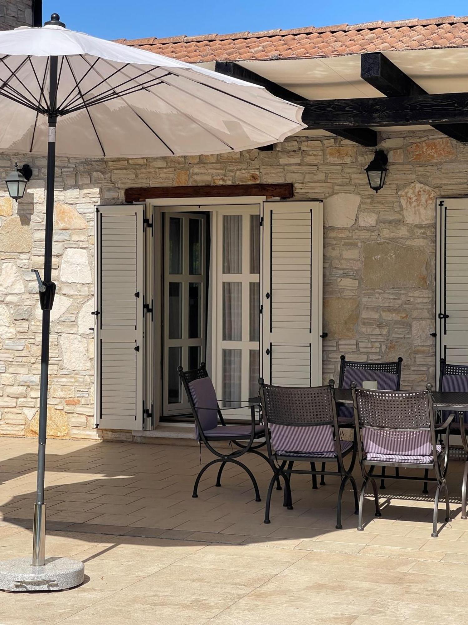 Villa Melissa - Istrisches Steinhaus Mit Pool In Guter Lage Sveti Lovrec Pazenaticki ภายนอก รูปภาพ